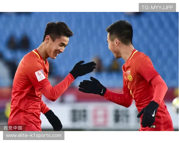 各大足球球星独特踢法解析与技巧图解分析